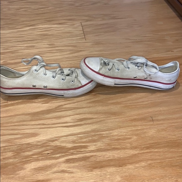 White converse - Picture 3 of 5